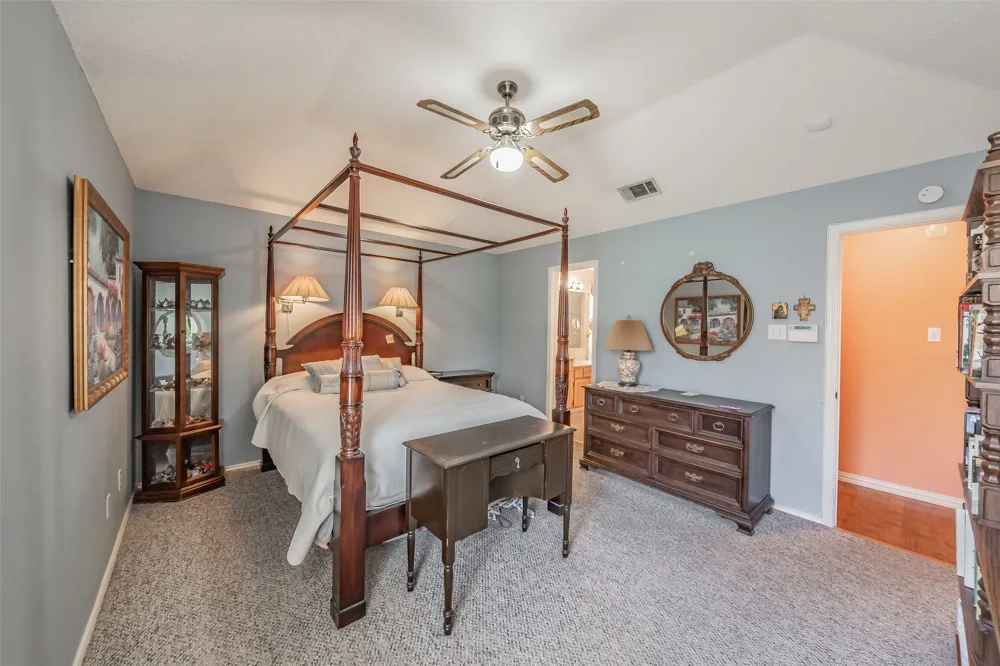 1108 Middlebury Lane Euless, TX 76040