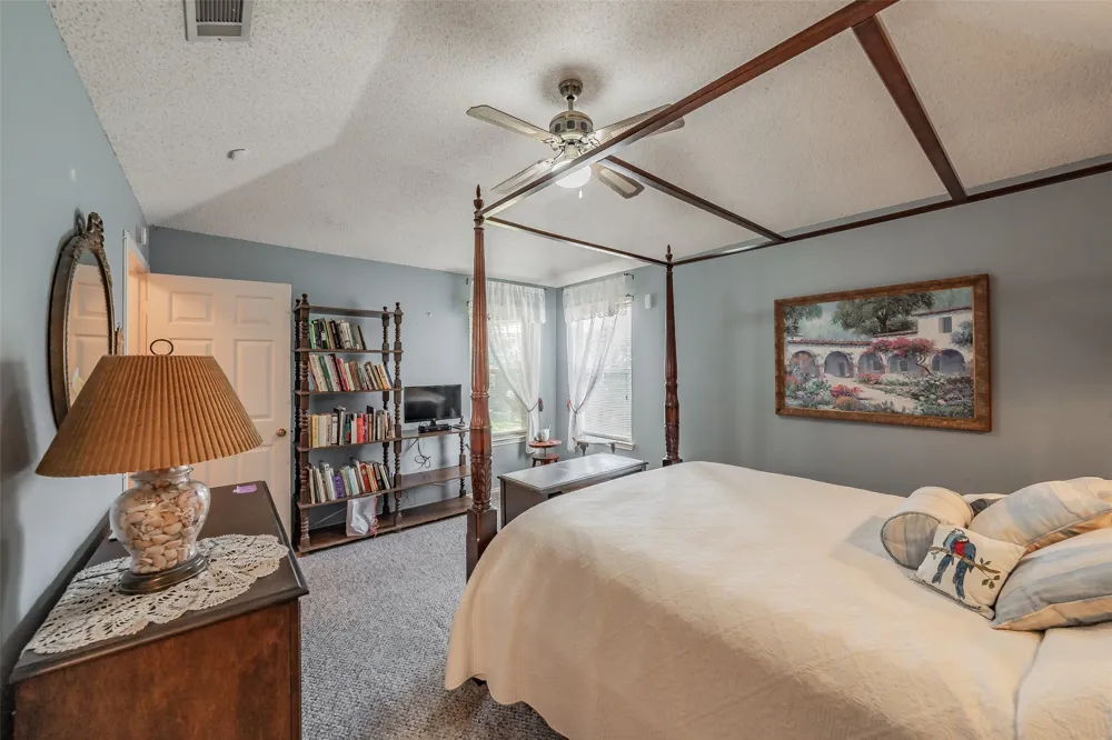 1108 Middlebury Lane Euless, TX 76040