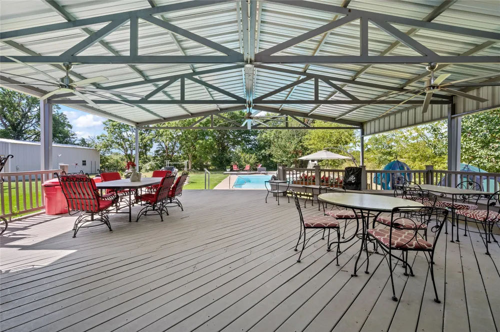 2942 Trails End Aubrey, TX 76227