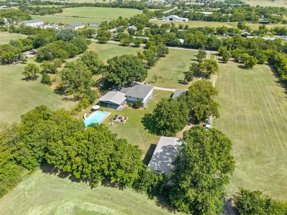 2942 Trails End Aubrey, TX 76227