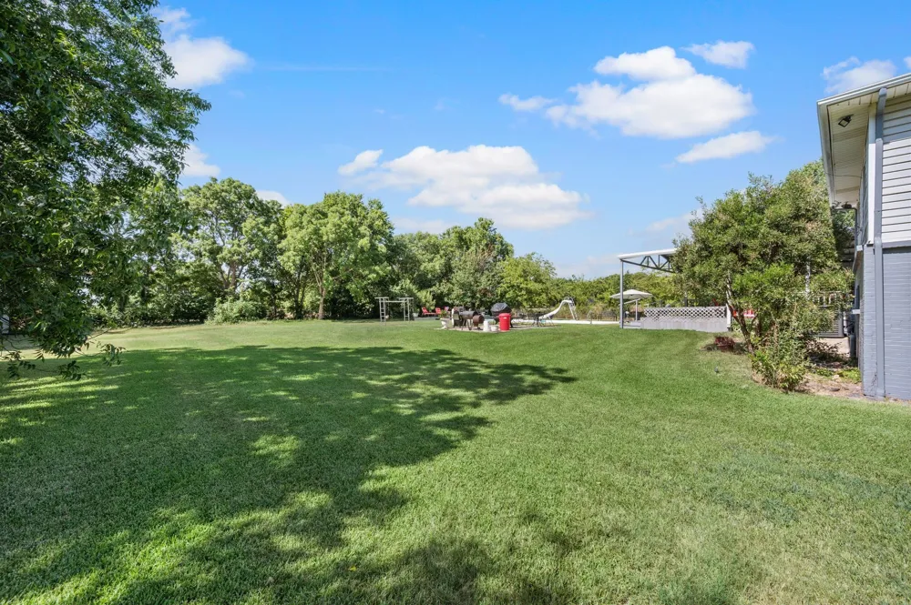2942 Trails End Aubrey, TX 76227