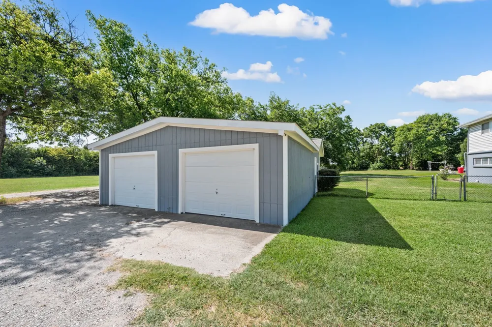 2942 Trails End Aubrey, TX 76227