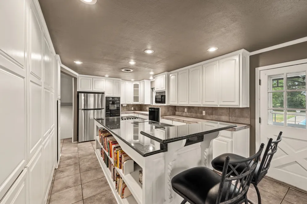 2942 Trails End Aubrey, TX 76227