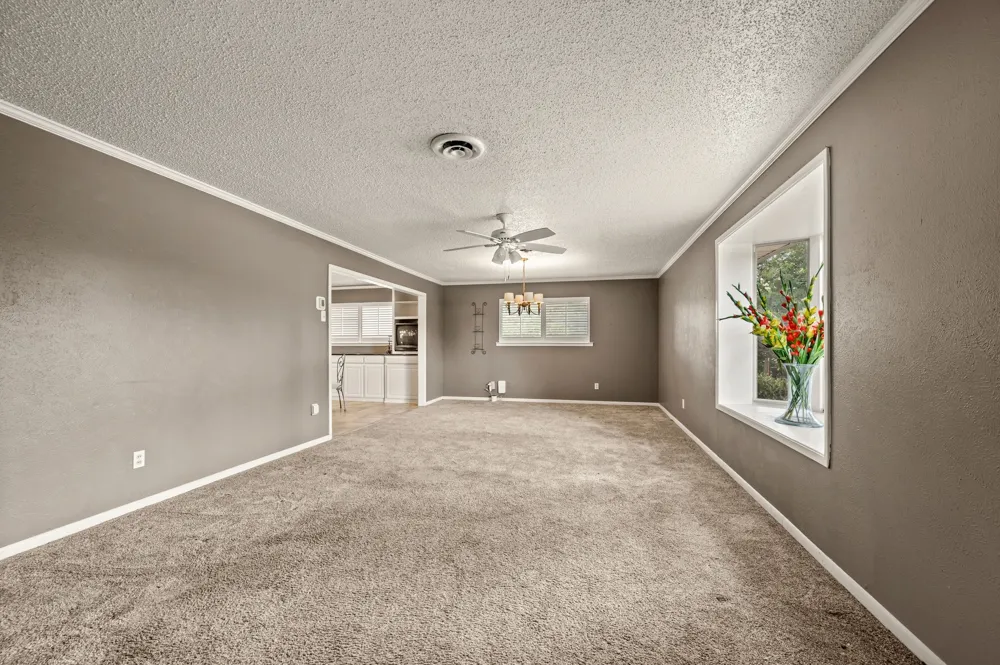 2942 Trails End Aubrey, TX 76227