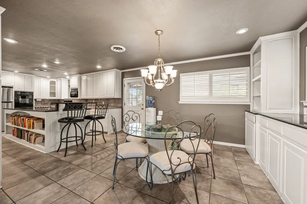 2942 Trails End Aubrey, TX 76227