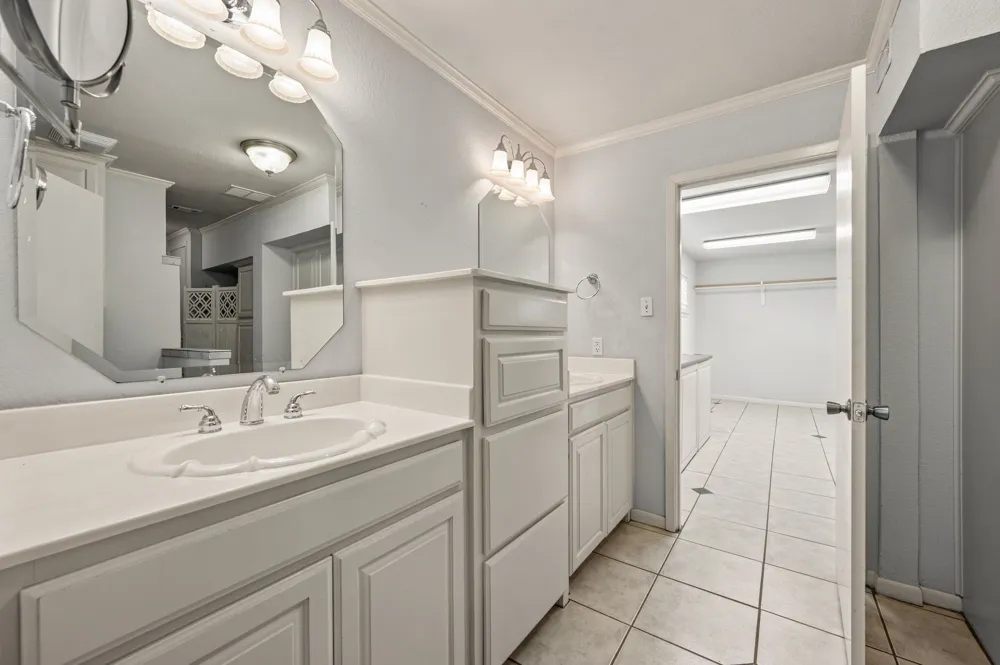 2942 Trails End Aubrey, TX 76227