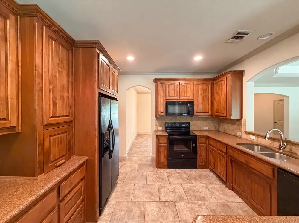 121 Rey Del Mar Circle Weatherford, TX 76085