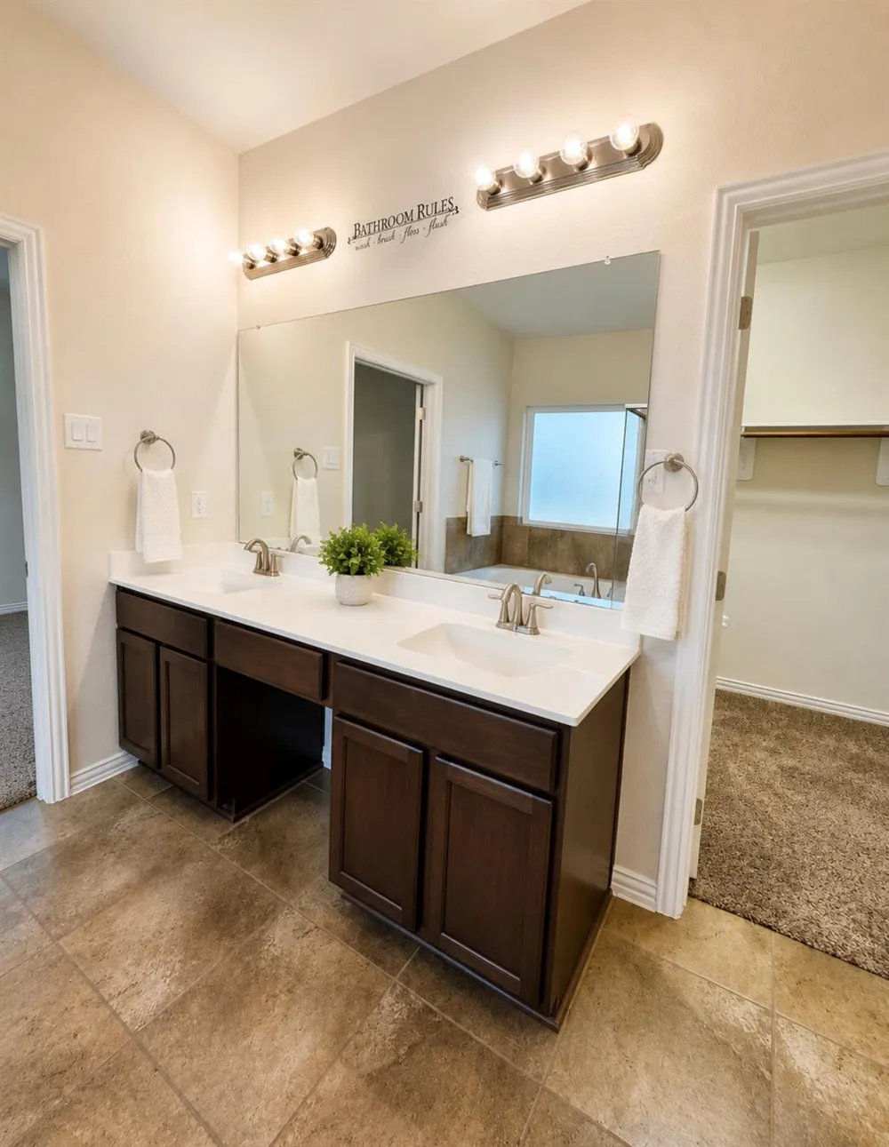9518 Franklin Drive Mont Belvieu, TX 77523