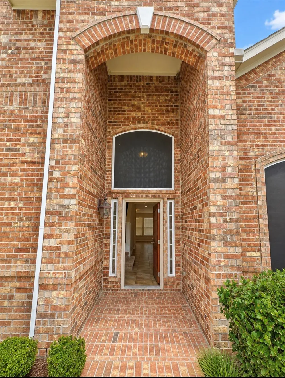 9518 Franklin Drive Mont Belvieu, TX 77523
