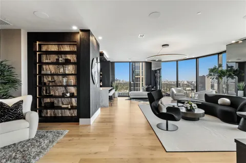 1409 Post Oak Boulevard #2301