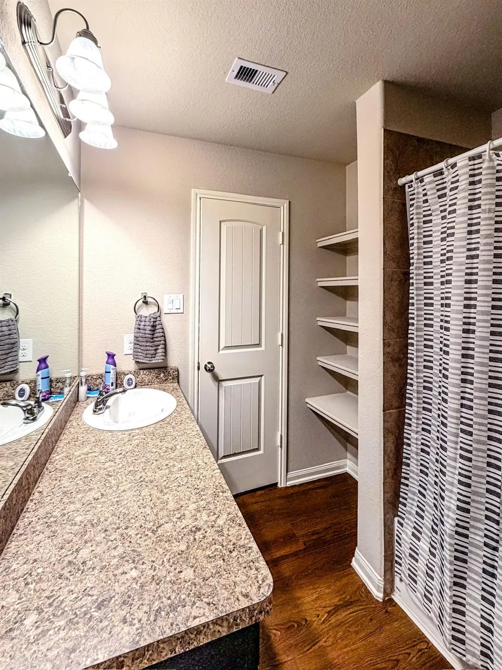 101 White Wing Lane Sealy, TX 77474