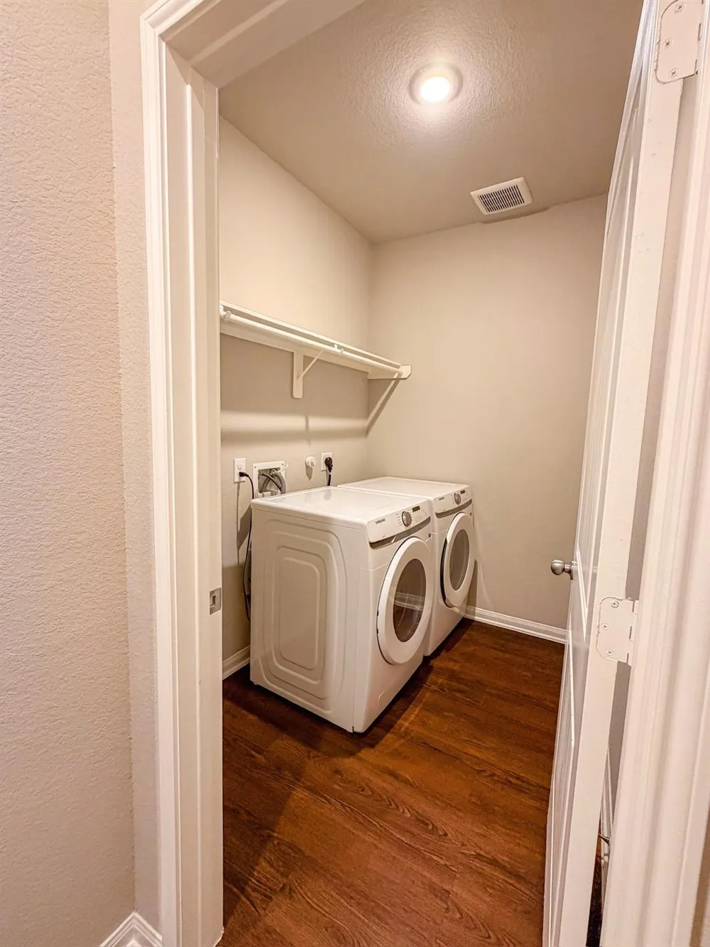 101 White Wing Lane Sealy, TX 77474