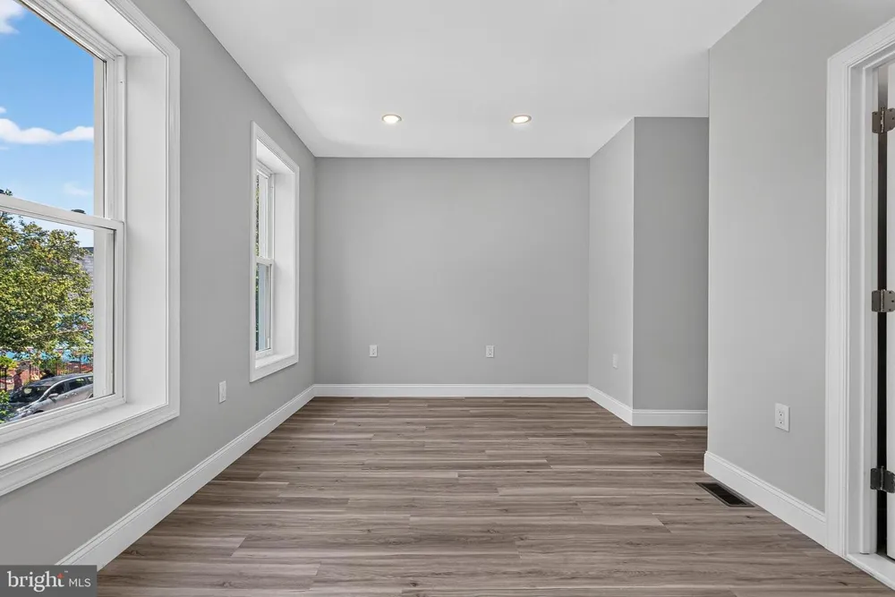 319 E 24TH STREET Baltimore, MD 21218