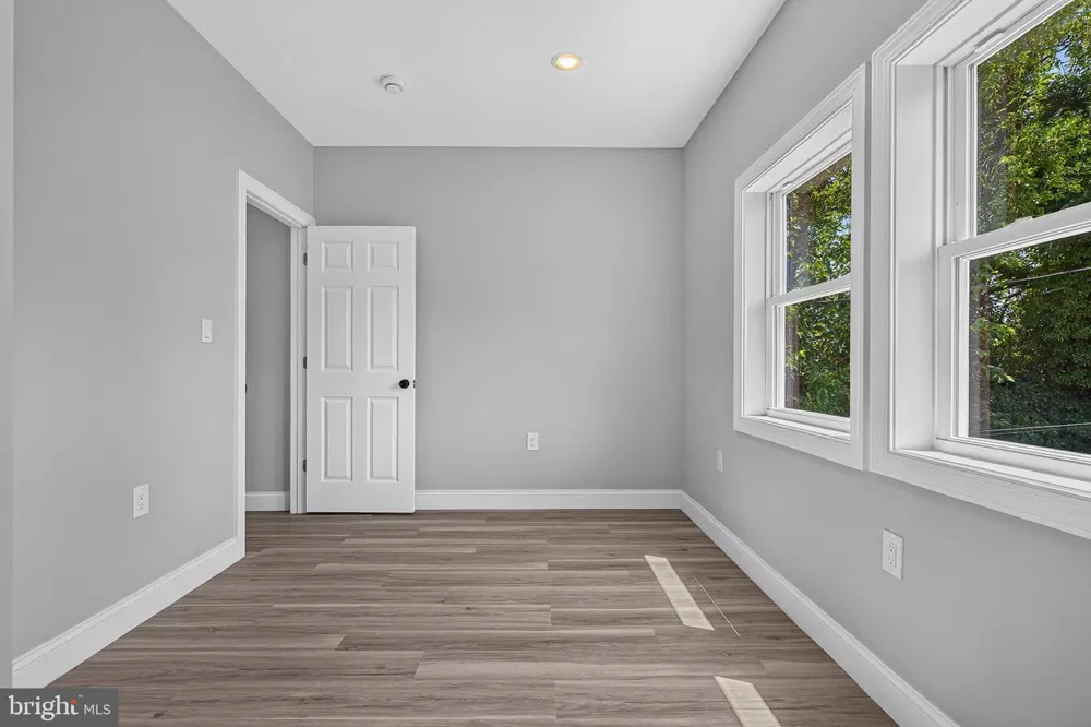 319 E 24TH STREET Baltimore, MD 21218