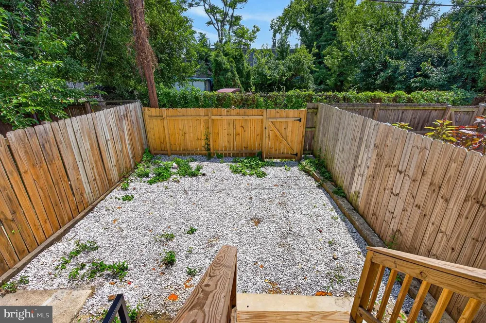 319 E 24TH STREET Baltimore, MD 21218