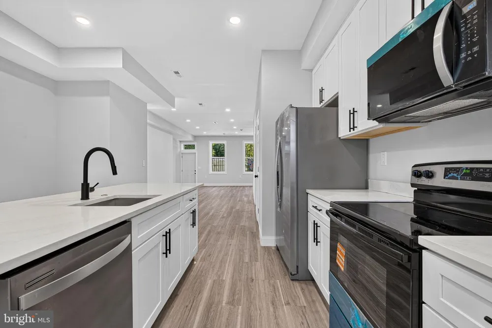 319 E 24TH STREET Baltimore, MD 21218