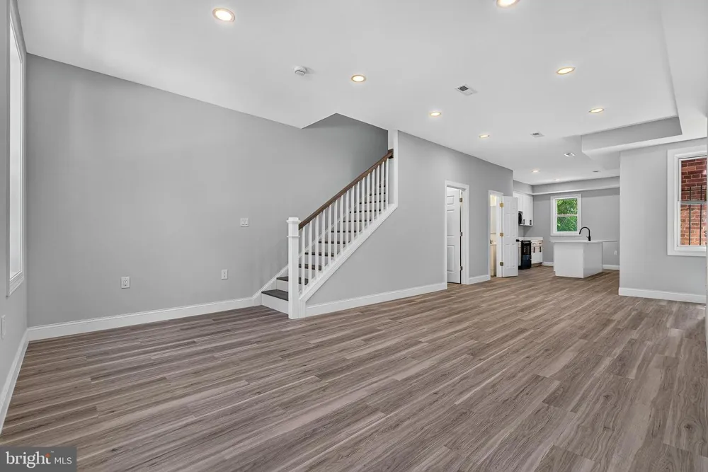 319 E 24TH STREET Baltimore, MD 21218