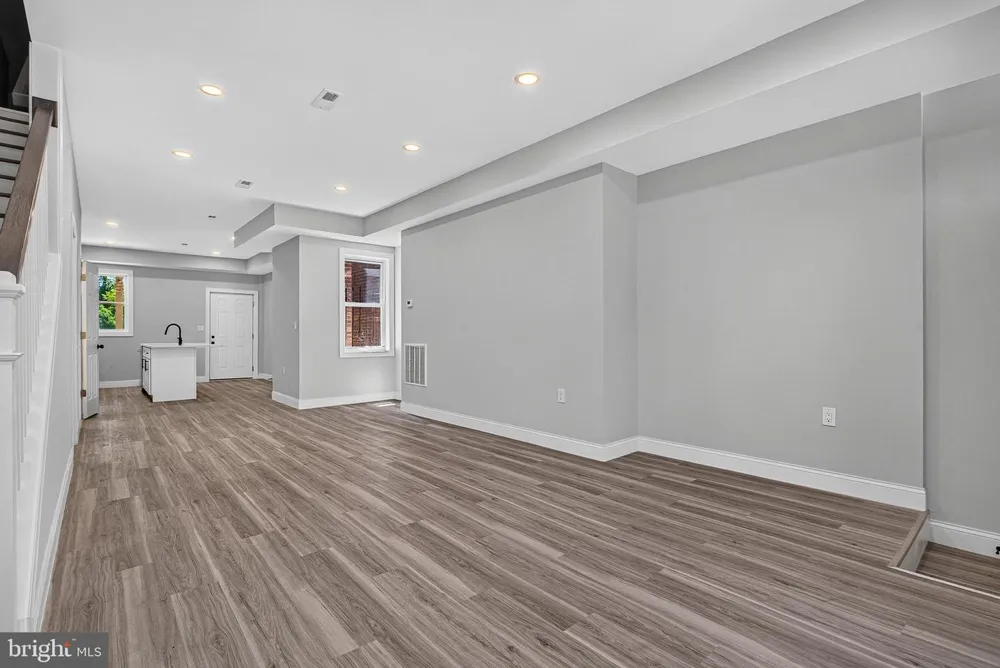 319 E 24TH STREET Baltimore, MD 21218