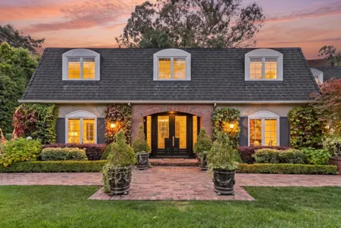 2801 Easton Drive