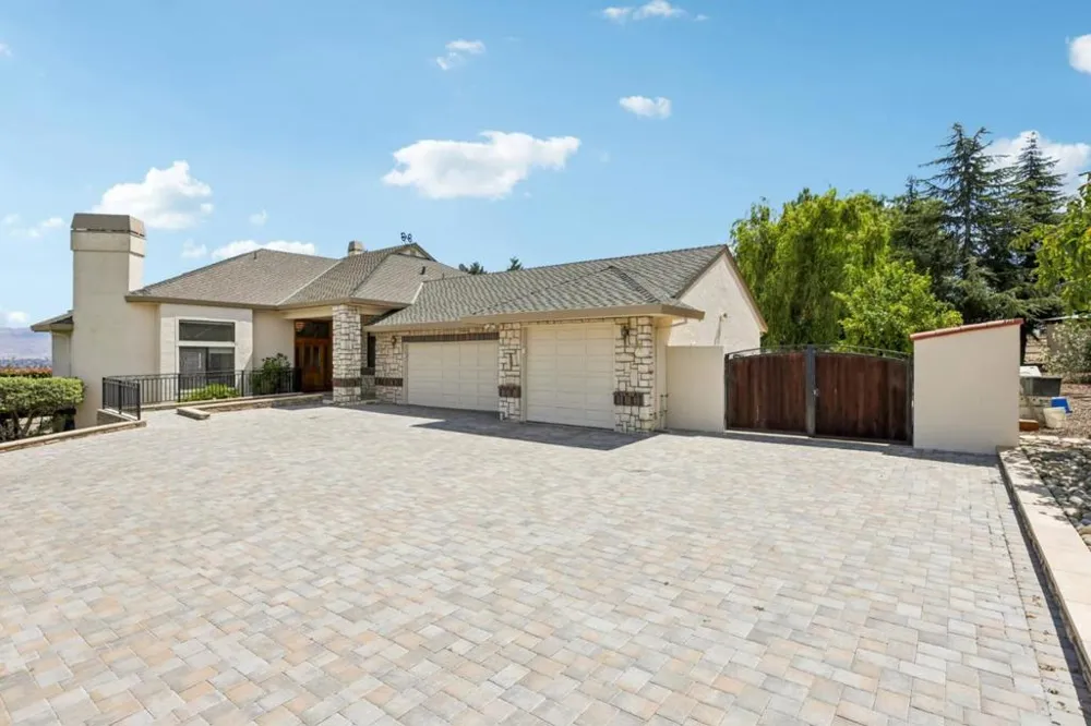 275 Nicholson Drive Hollister, CA 95023