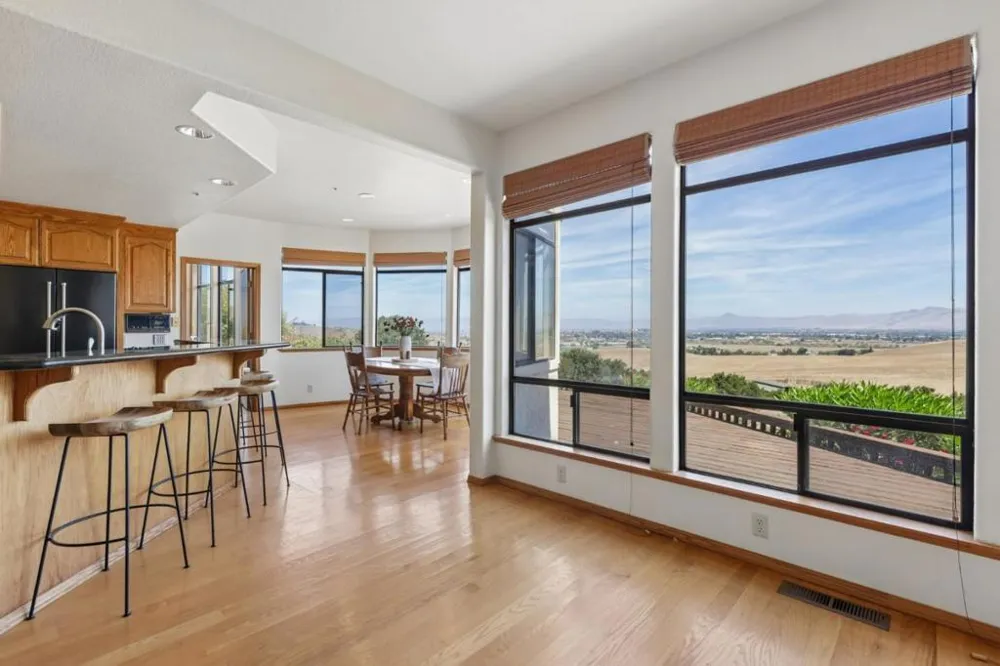 275 Nicholson Drive Hollister, CA 95023