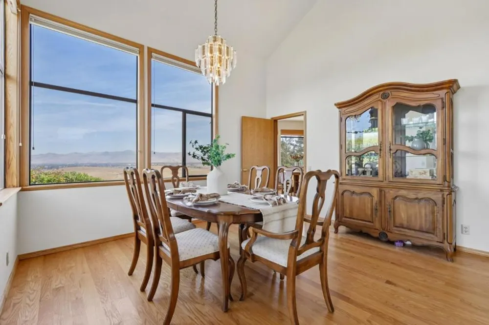 275 Nicholson Drive Hollister, CA 95023