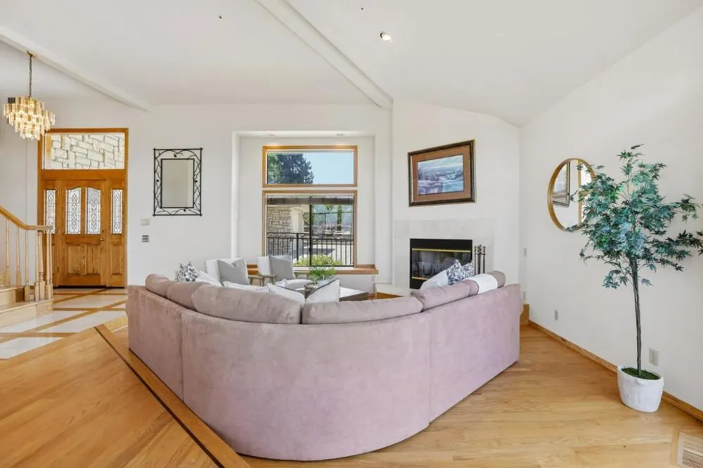 275 Nicholson Drive Hollister, CA 95023