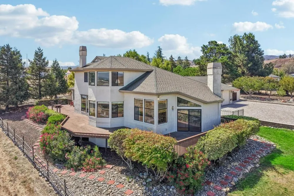 275 Nicholson Drive Hollister, CA 95023