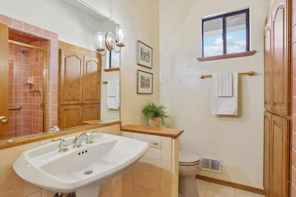 275 Nicholson Drive Hollister, CA 95023