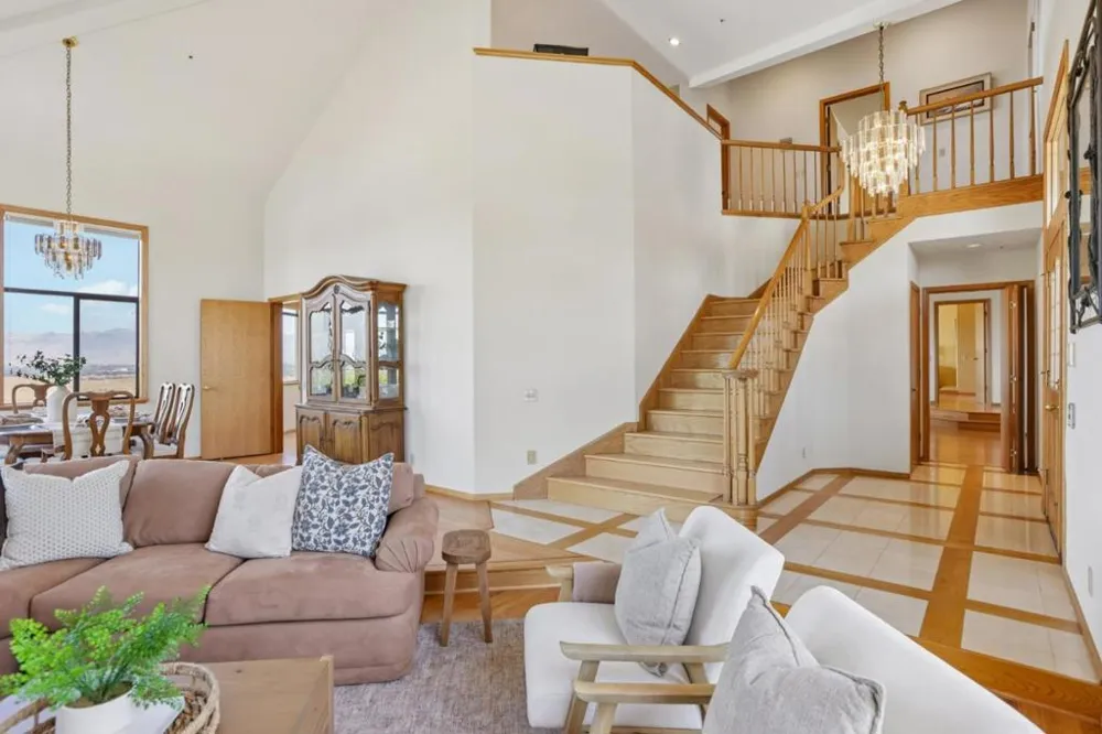 275 Nicholson Drive Hollister, CA 95023