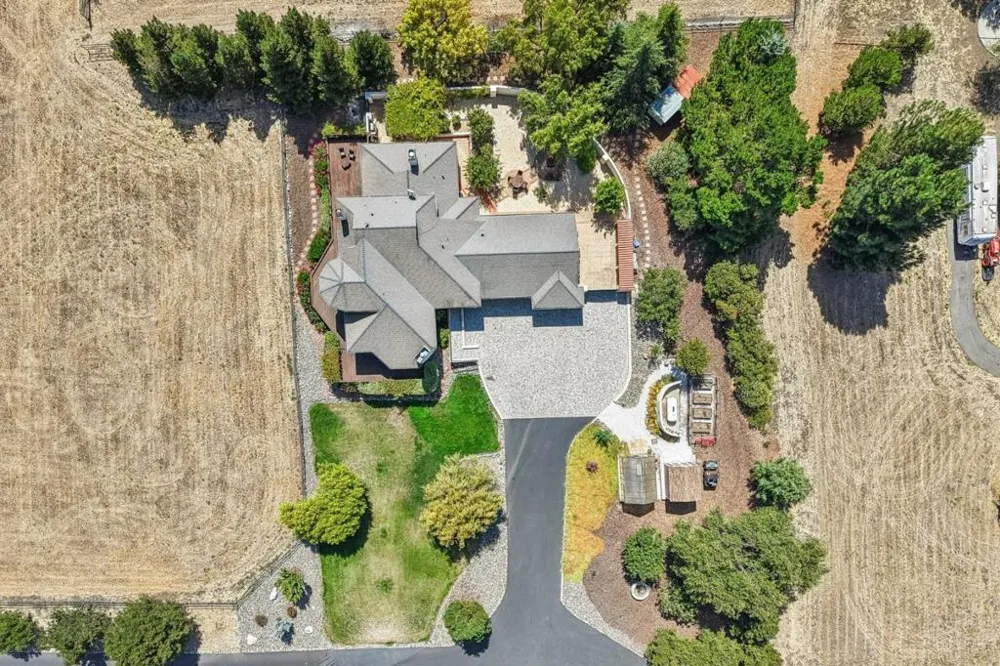 275 Nicholson Drive Hollister, CA 95023