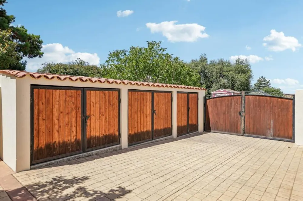 275 Nicholson Drive Hollister, CA 95023