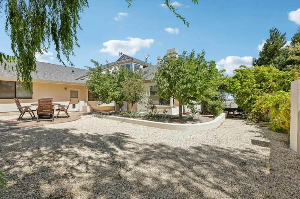 275 Nicholson Drive Hollister, CA 95023