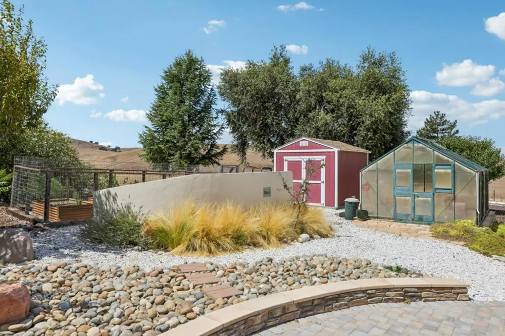 275 Nicholson Drive Hollister, CA 95023