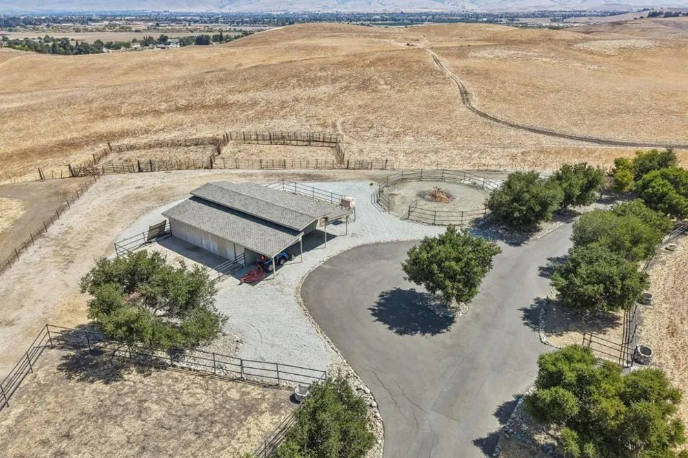 275 Nicholson Drive Hollister, CA 95023