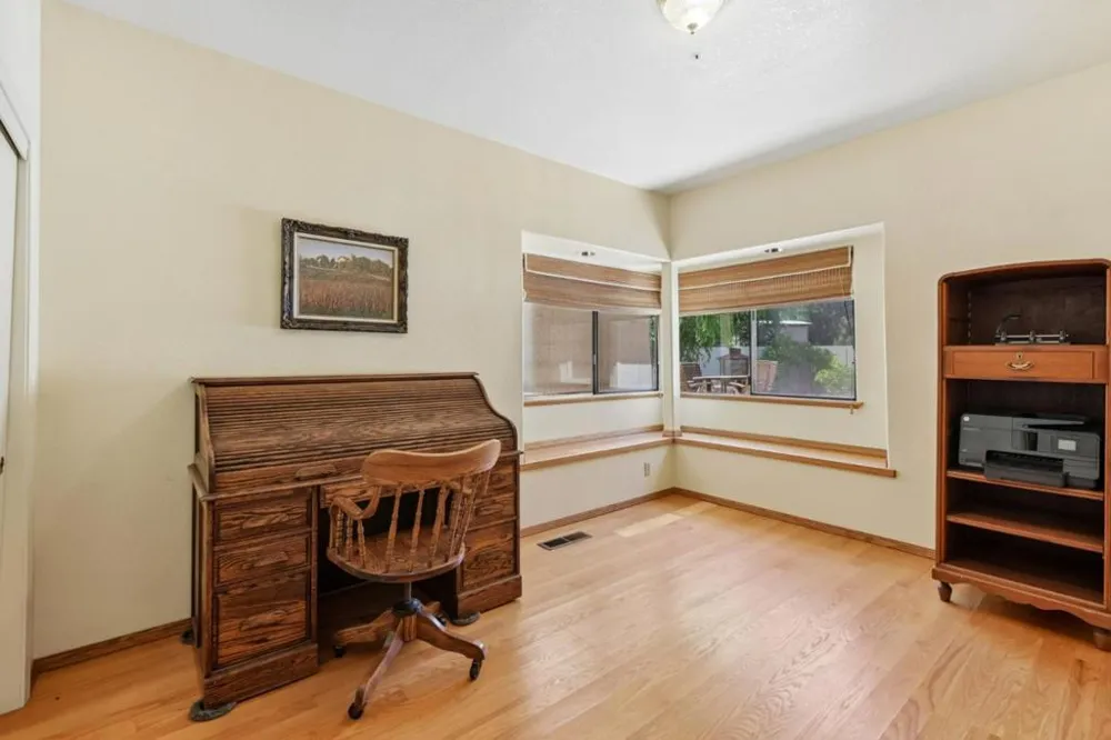275 Nicholson Drive Hollister, CA 95023