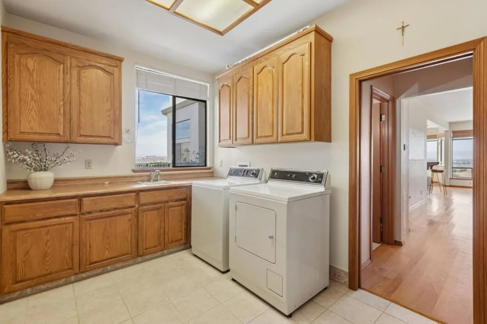 275 Nicholson Drive Hollister, CA 95023
