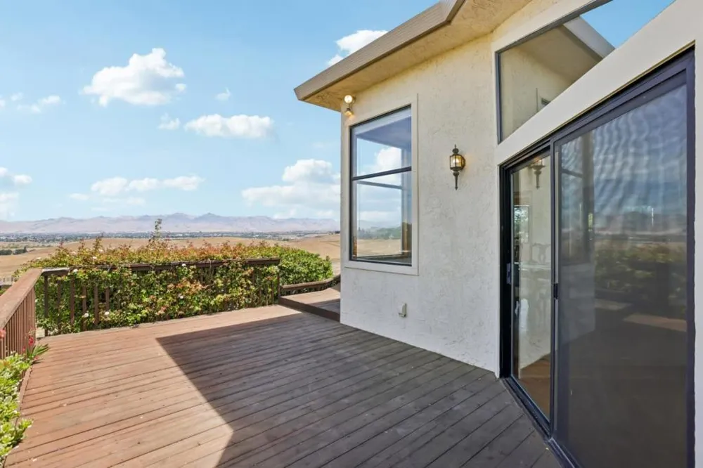 275 Nicholson Drive Hollister, CA 95023
