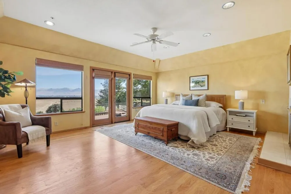 275 Nicholson Drive Hollister, CA 95023