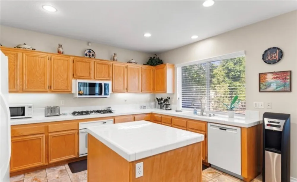 8705 E Running Springs Anaheim, CA 92808