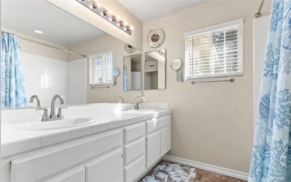 8705 E Running Springs Anaheim, CA 92808