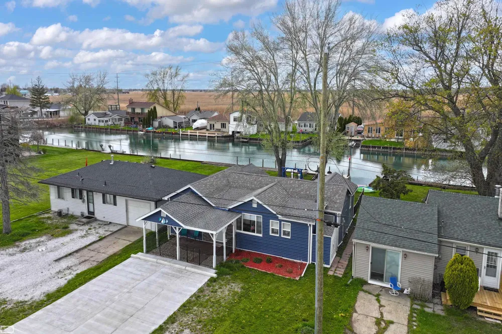 6334 Marina Drive Clay Township, MI 48001