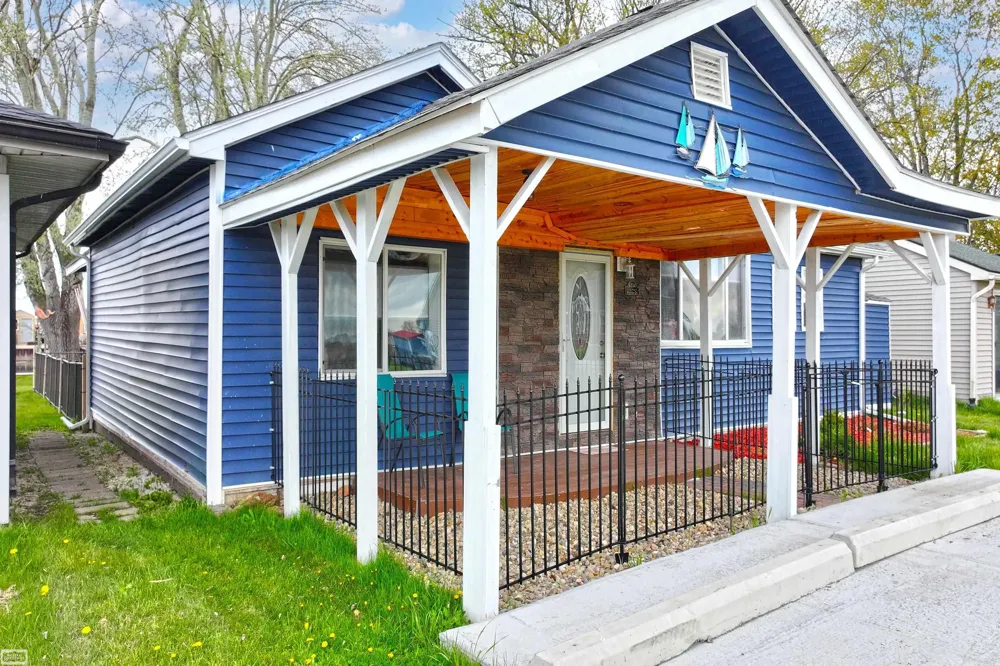 6334 Marina Drive Clay Township, MI 48001