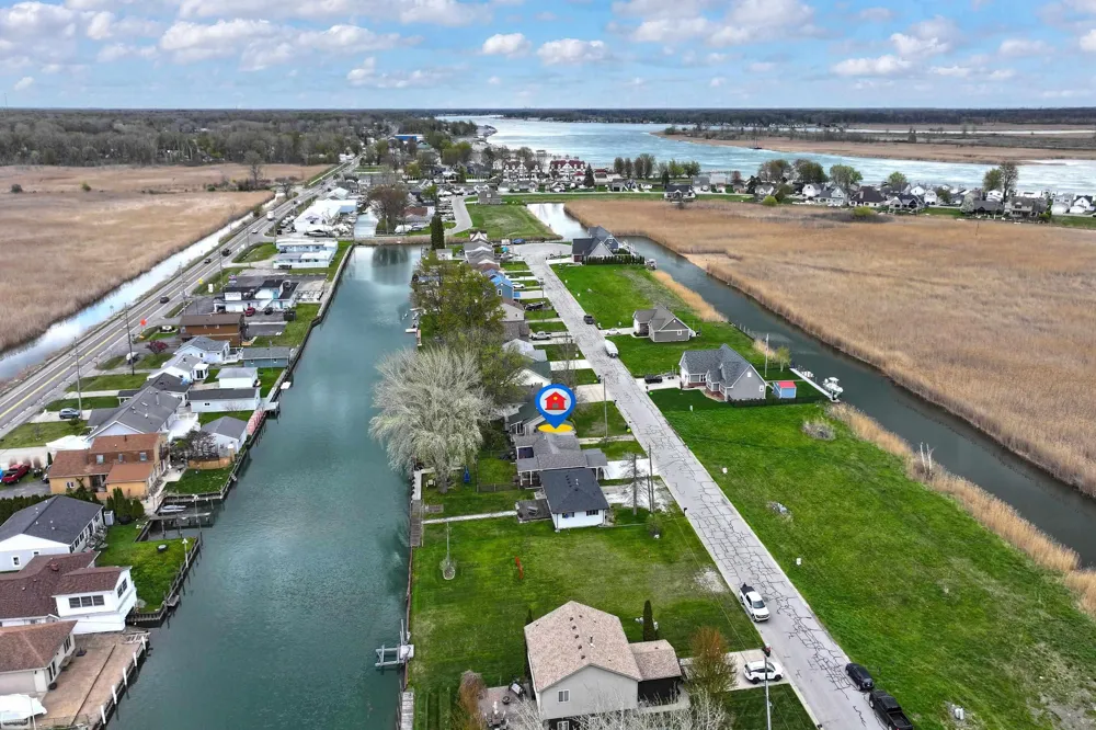 6334 Marina Drive Clay Township, MI 48001
