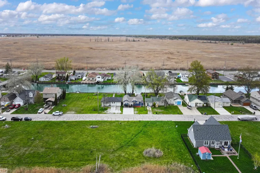 6334 Marina Drive Clay Township, MI 48001
