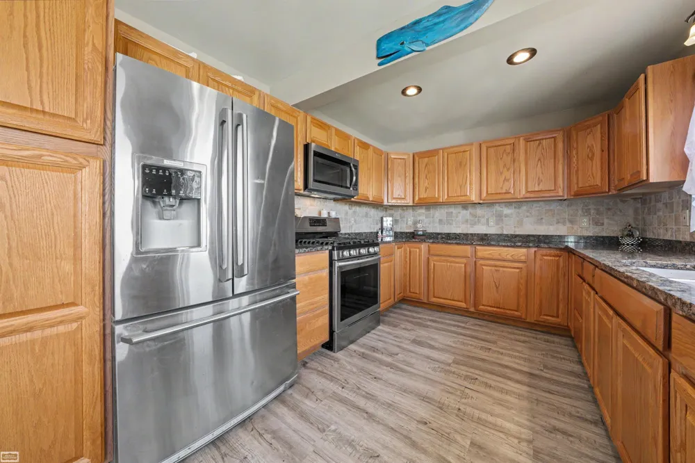 6334 Marina Drive Clay Township, MI 48001