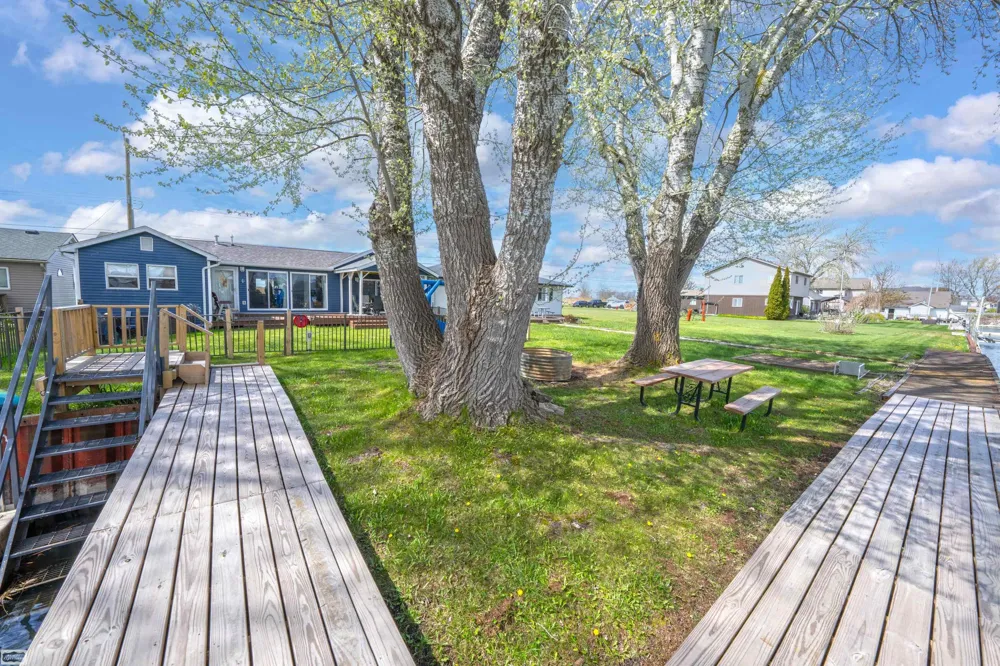 6334 Marina Drive Clay Township, MI 48001