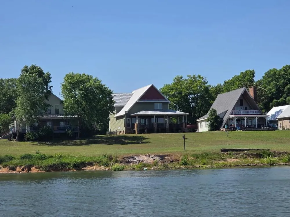1192 Eva Harbor Rd Eva, TN 38333