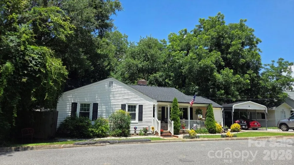 809 Alexander Street Lincolnton, NC 28092