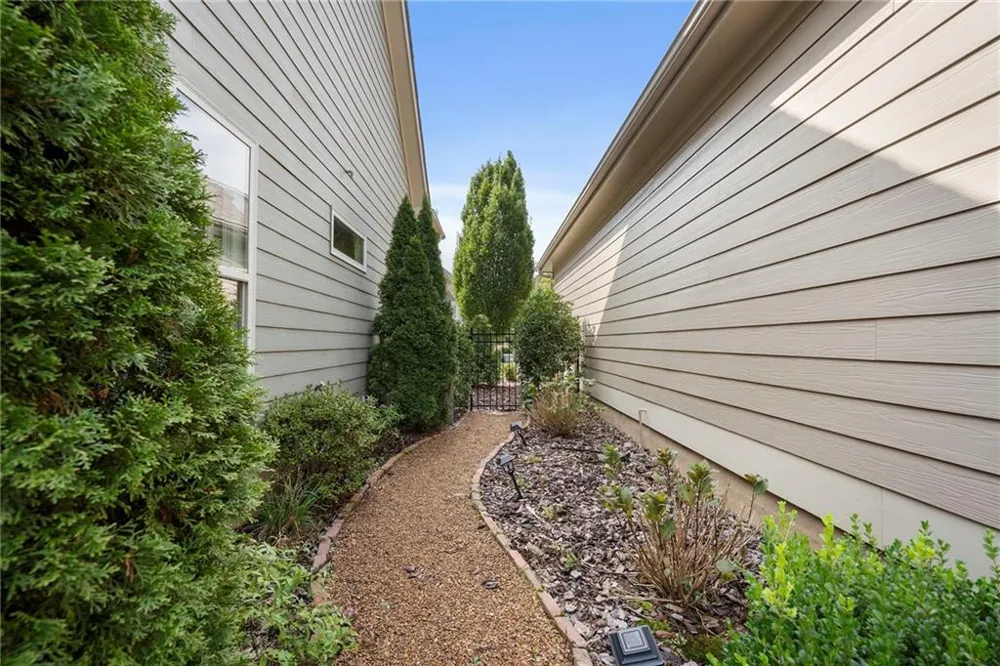 119 Clover Way Woodstock, GA 30188